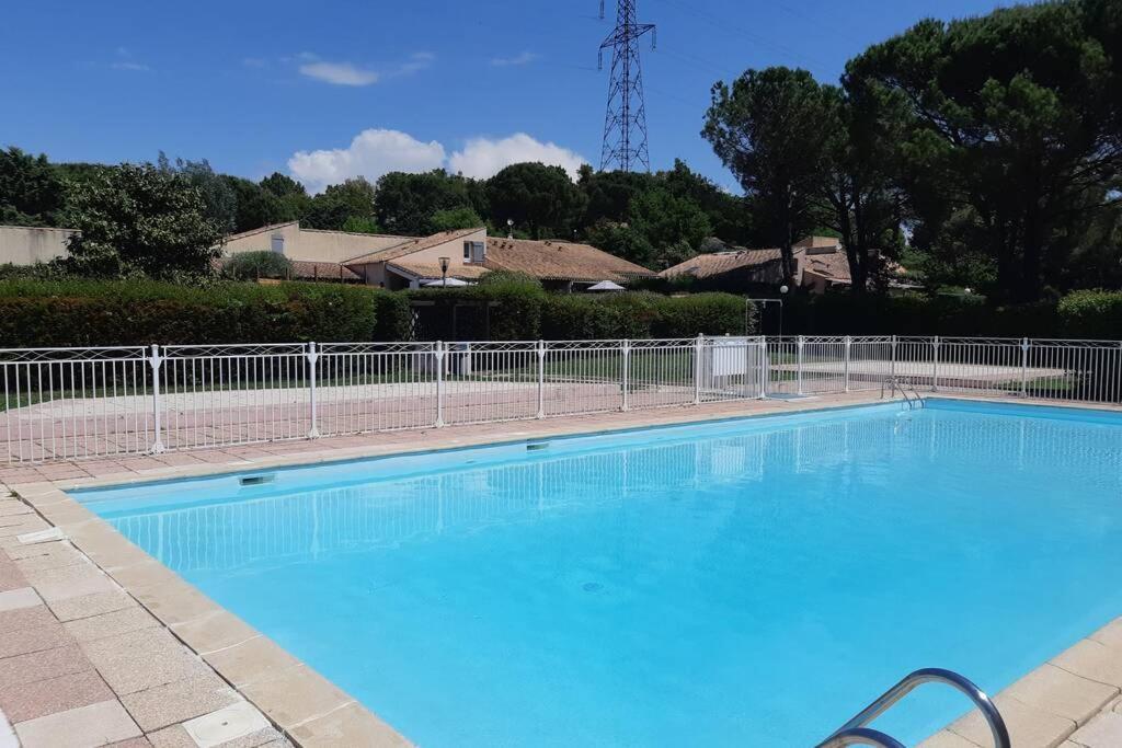 Mazet Dans Avec Piscine *